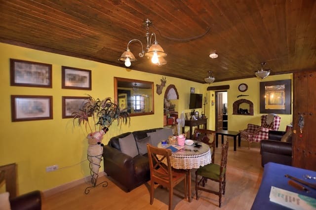 3 slaapkamer Huis te koop in Parauta met garage - € 190.000 (Ref: 10021934)