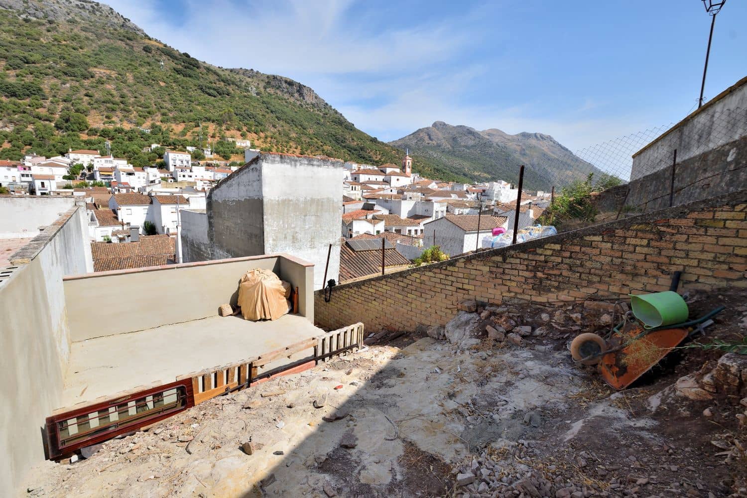 3 quarto Casa em Banda para venda em Cortes de la Frontera com garagem - 56 000 € (Ref: 10025067)