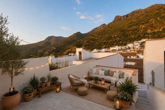 3 quarto Casa em Banda para venda em Cortes de la Frontera com garagem - 56 000 € (Ref: 10025067)