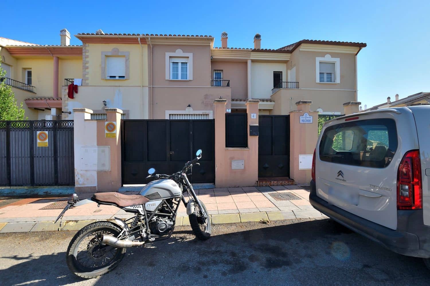 3 bedroom Townhouse for sale in Ronda with garage - € 240,000 (Ref: 10131122)