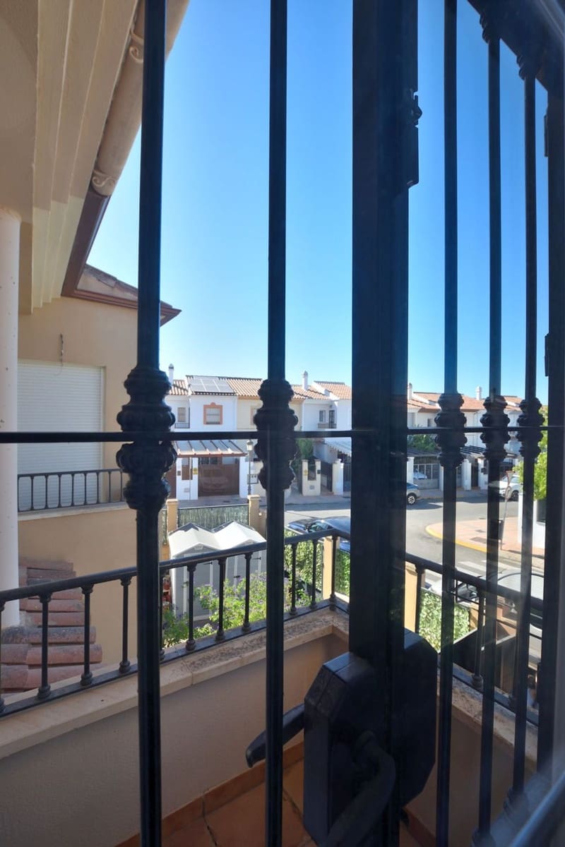 3 bedroom Townhouse for sale in Ronda with garage - € 240,000 (Ref: 10131122)