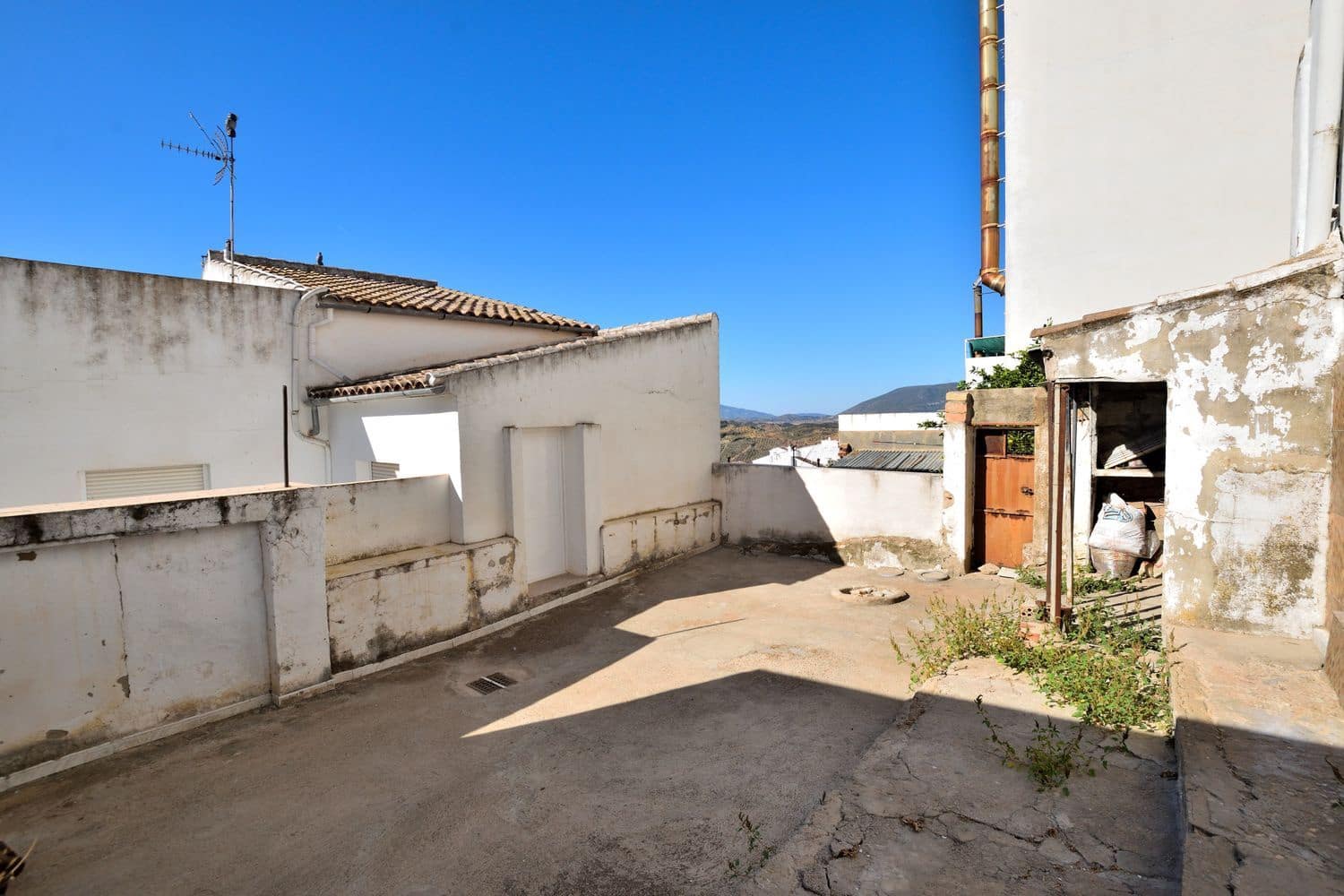6 soveværelse Byhus til salg i Olvera med garage - € 125.000 (Ref: 10135536)