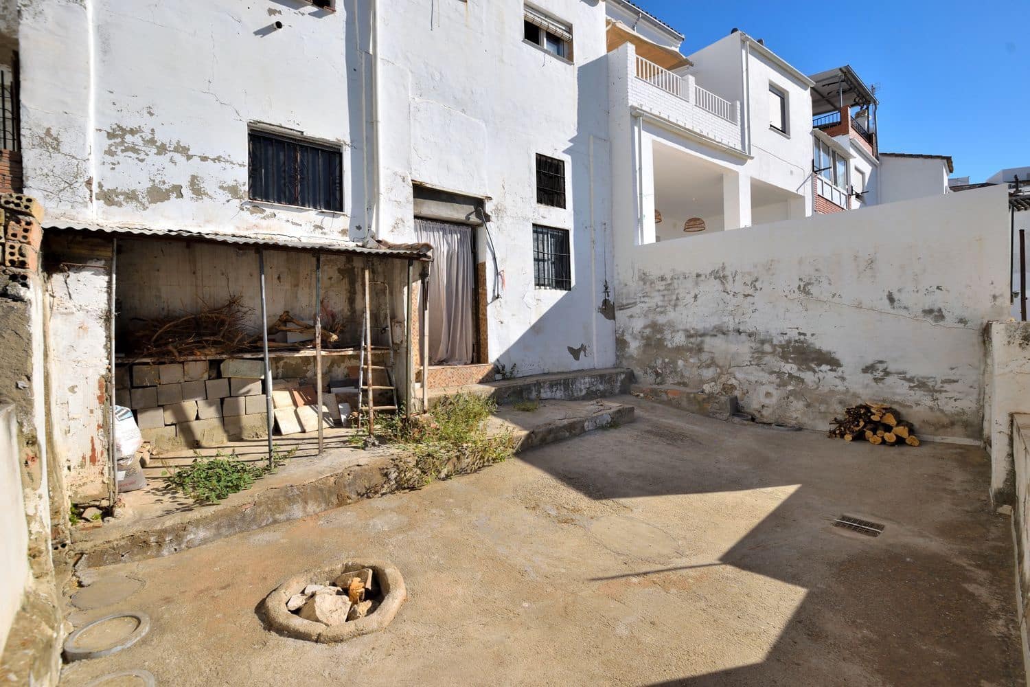 6 soveværelse Byhus til salg i Olvera med garage - € 125.000 (Ref: 10135536)