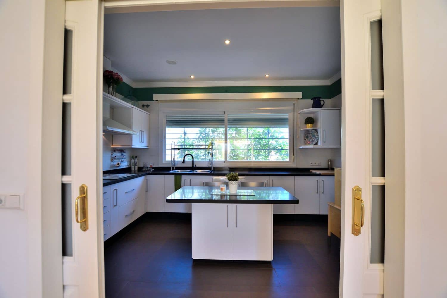 6 bedroom Villa for sale in Ronda with pool garage - € 550,000 (Ref: 10135538)