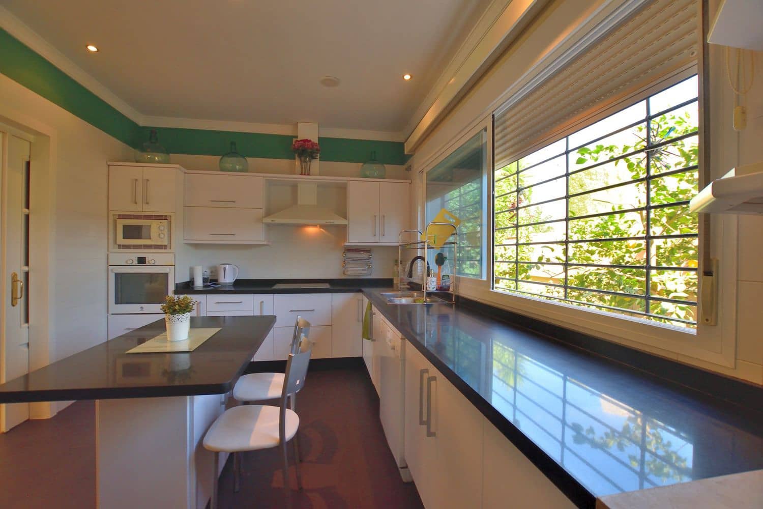 6 bedroom Villa for sale in Ronda with pool garage - € 550,000 (Ref: 10135538)