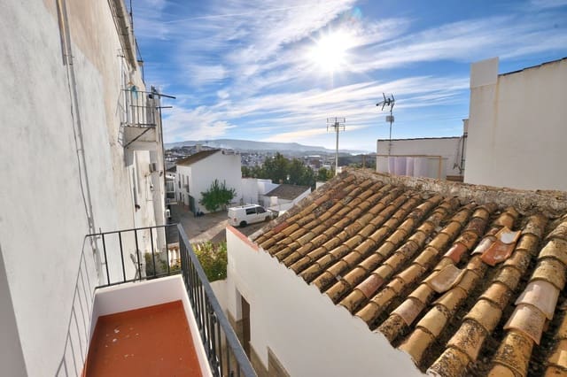 Casa de 3 habitaciones en Olvera en venta con garaje - 64.000 € (Ref: 10174339)