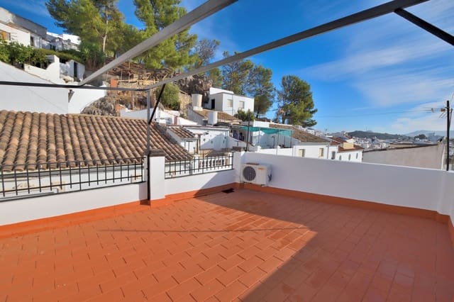 Casa de 3 habitaciones en Olvera en venta con garaje - 64.000 € (Ref: 10174339)