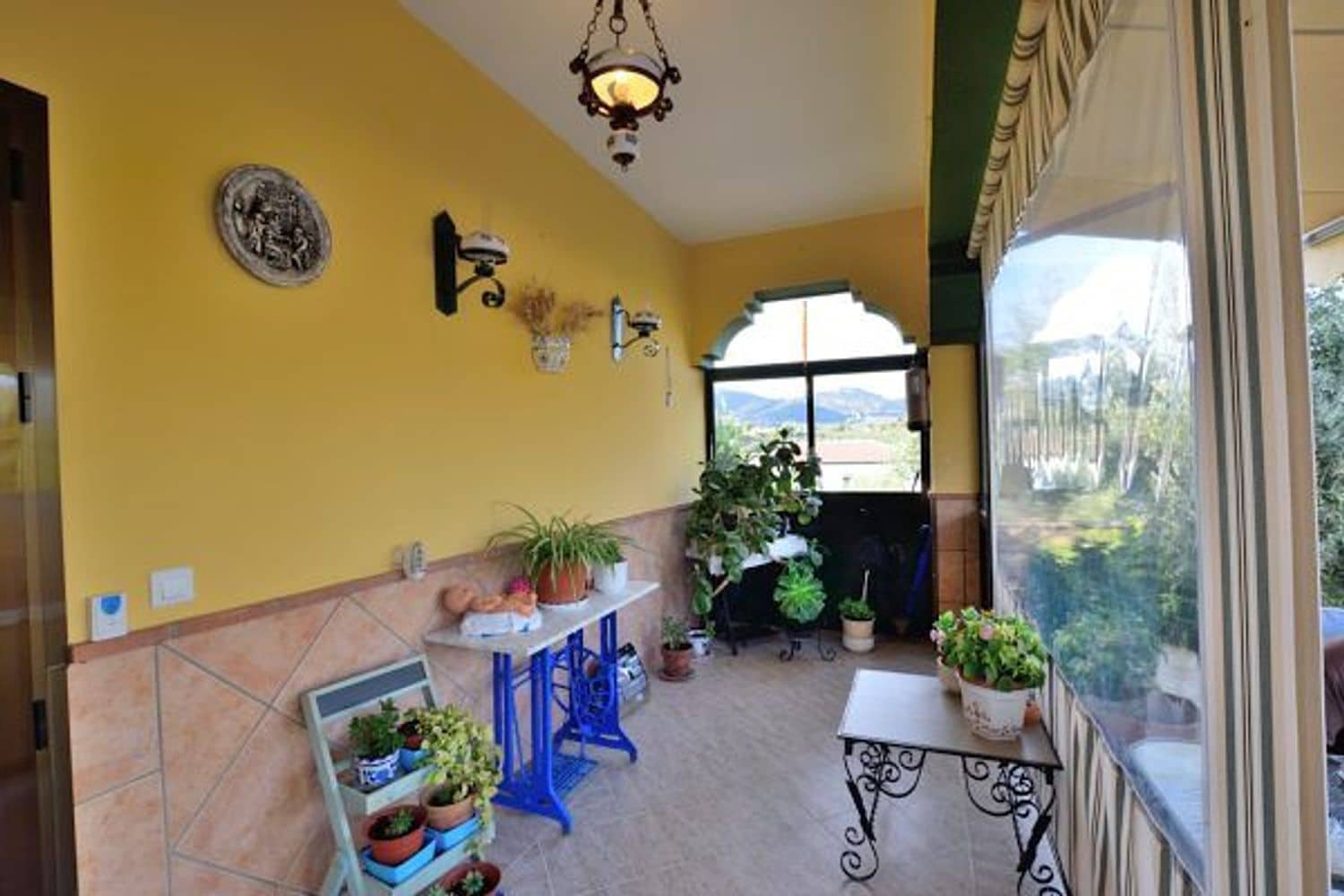 6 soveværelse Finca/Landehus til salg i Arriate med swimmingpool garage - € 550.000 (Ref: 5452999)