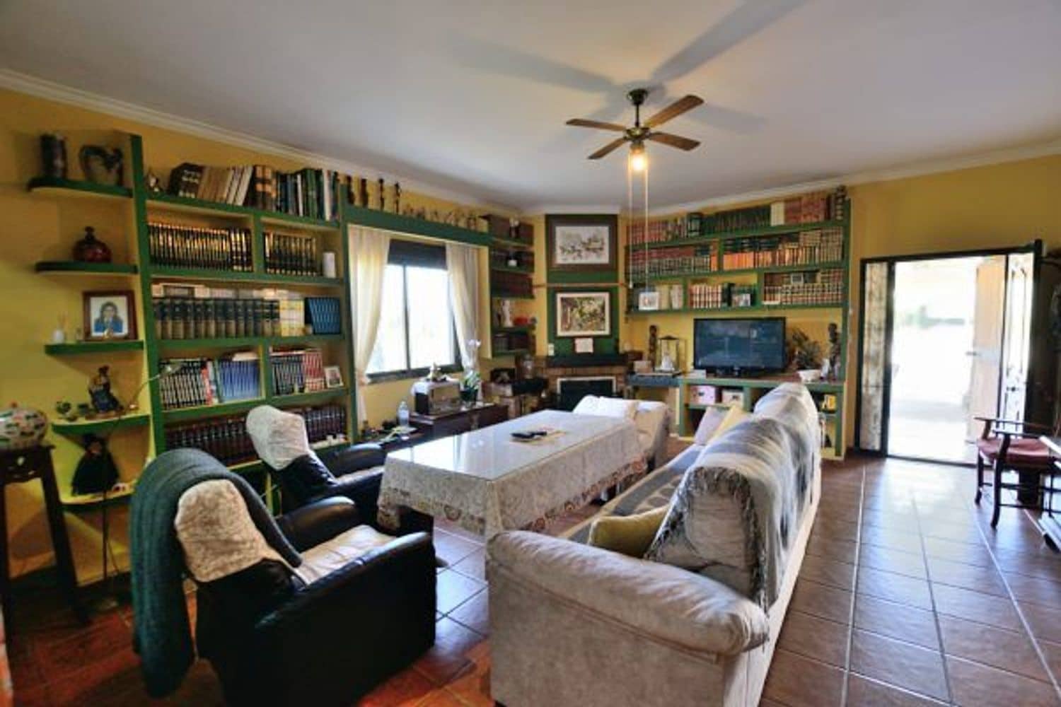 6 soveværelse Finca/Landehus til salg i Arriate med swimmingpool garage - € 550.000 (Ref: 5452999)