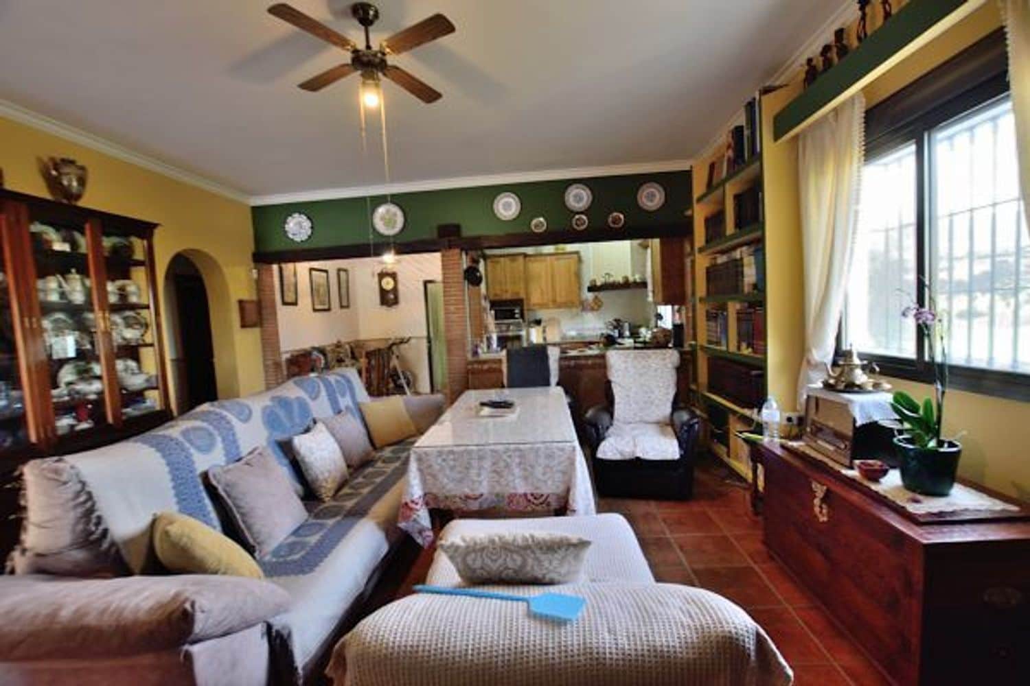 6 soveværelse Finca/Landehus til salg i Arriate med swimmingpool garage - € 550.000 (Ref: 5452999)