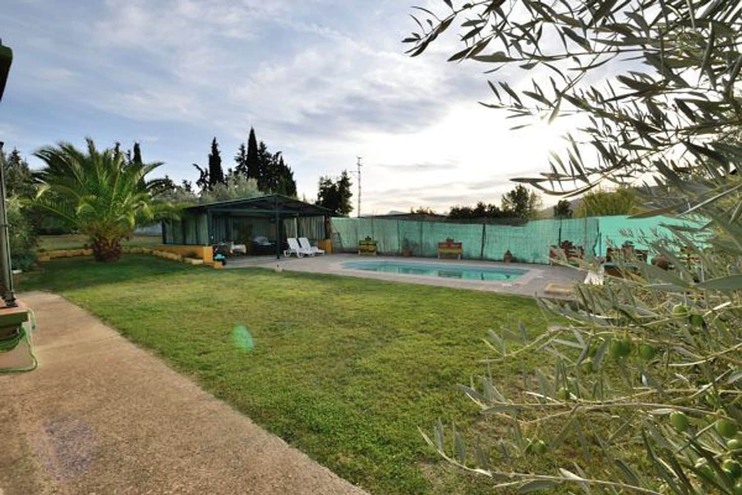 6 soveværelse Finca/Landehus til salg i Arriate med swimmingpool garage - € 550.000 (Ref: 5452999)