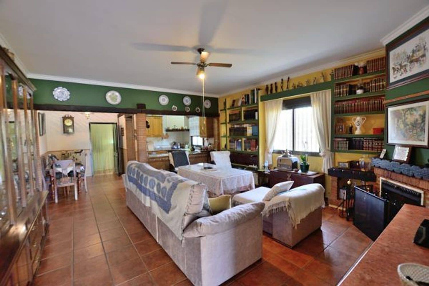 6 soveværelse Finca/Landehus til salg i Arriate med swimmingpool garage - € 550.000 (Ref: 5452999)