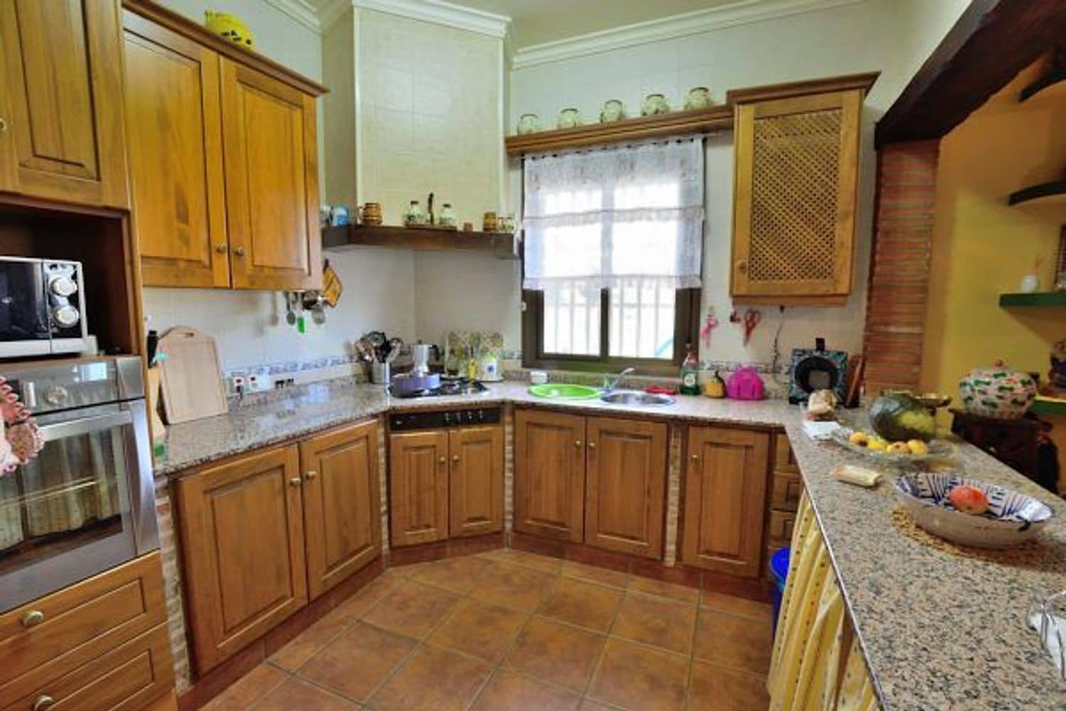 6 soveværelse Finca/Landehus til salg i Arriate med swimmingpool garage - € 550.000 (Ref: 5452999)