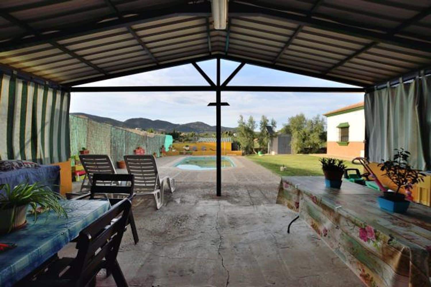 6 soveværelse Finca/Landehus til salg i Arriate med swimmingpool garage - € 550.000 (Ref: 5452999)