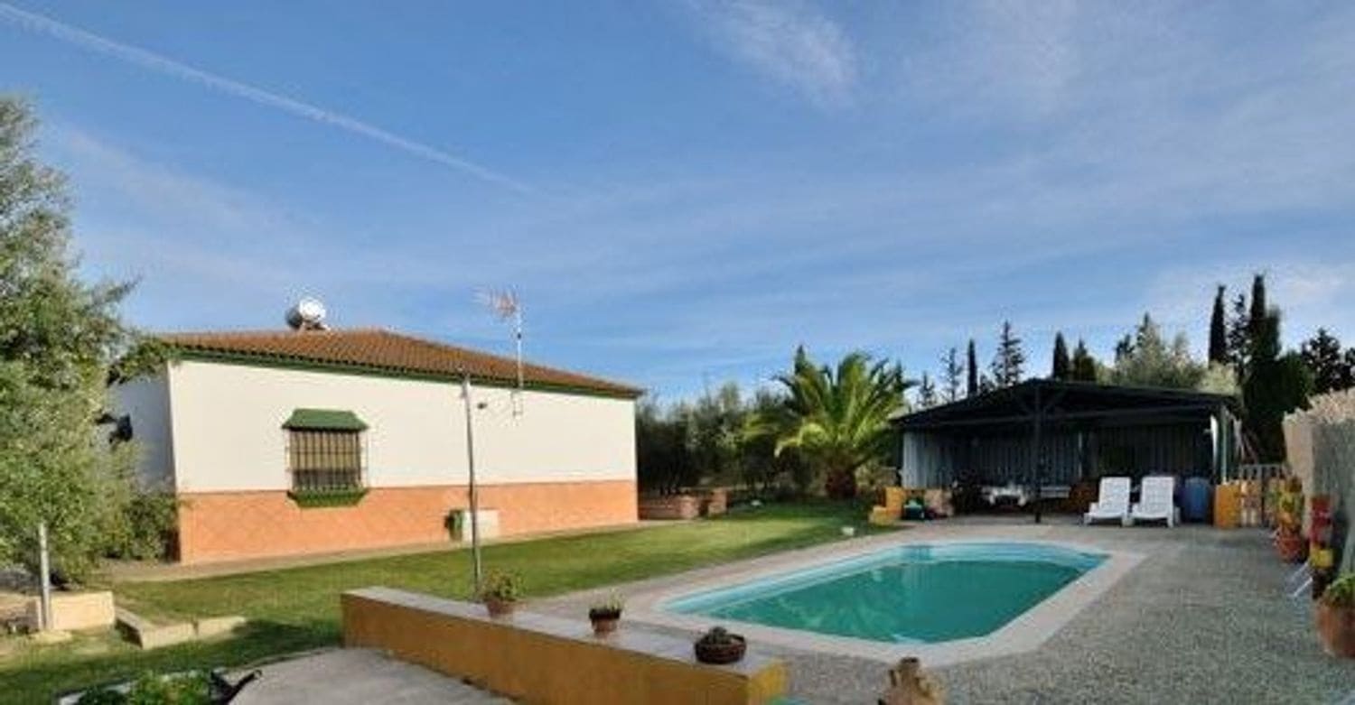 6 soveværelse Finca/Landehus til salg i Arriate med swimmingpool garage - € 550.000 (Ref: 5452999)