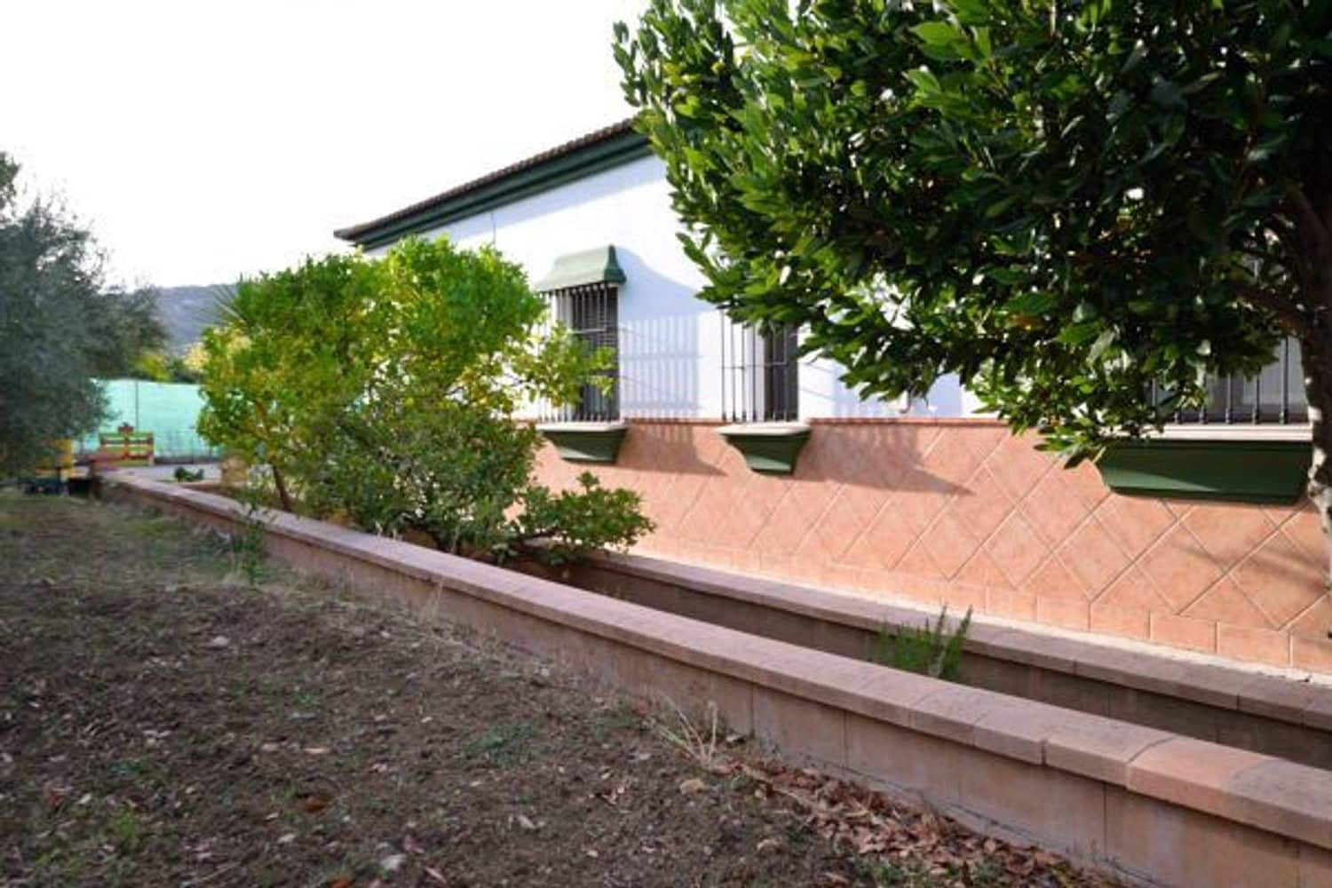 6 soveværelse Finca/Landehus til salg i Arriate med swimmingpool garage - € 550.000 (Ref: 5452999)