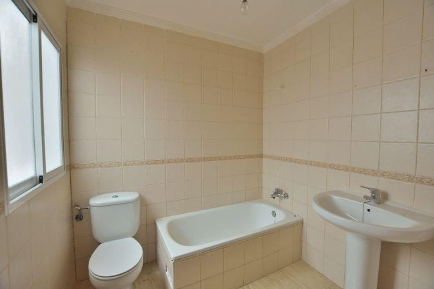 3 sypialnia Dom na sprzedaż w Olvera - 110 000 € (Ref: 6975420)