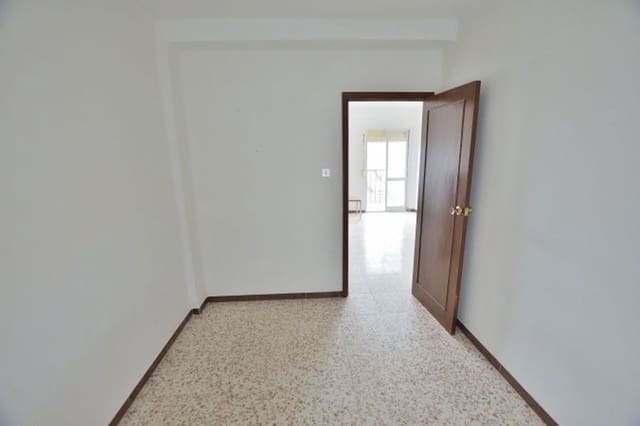 3 soveværelse Lejlighed til salg i Ronda med garage - € 85.000 (Ref: 7314784)