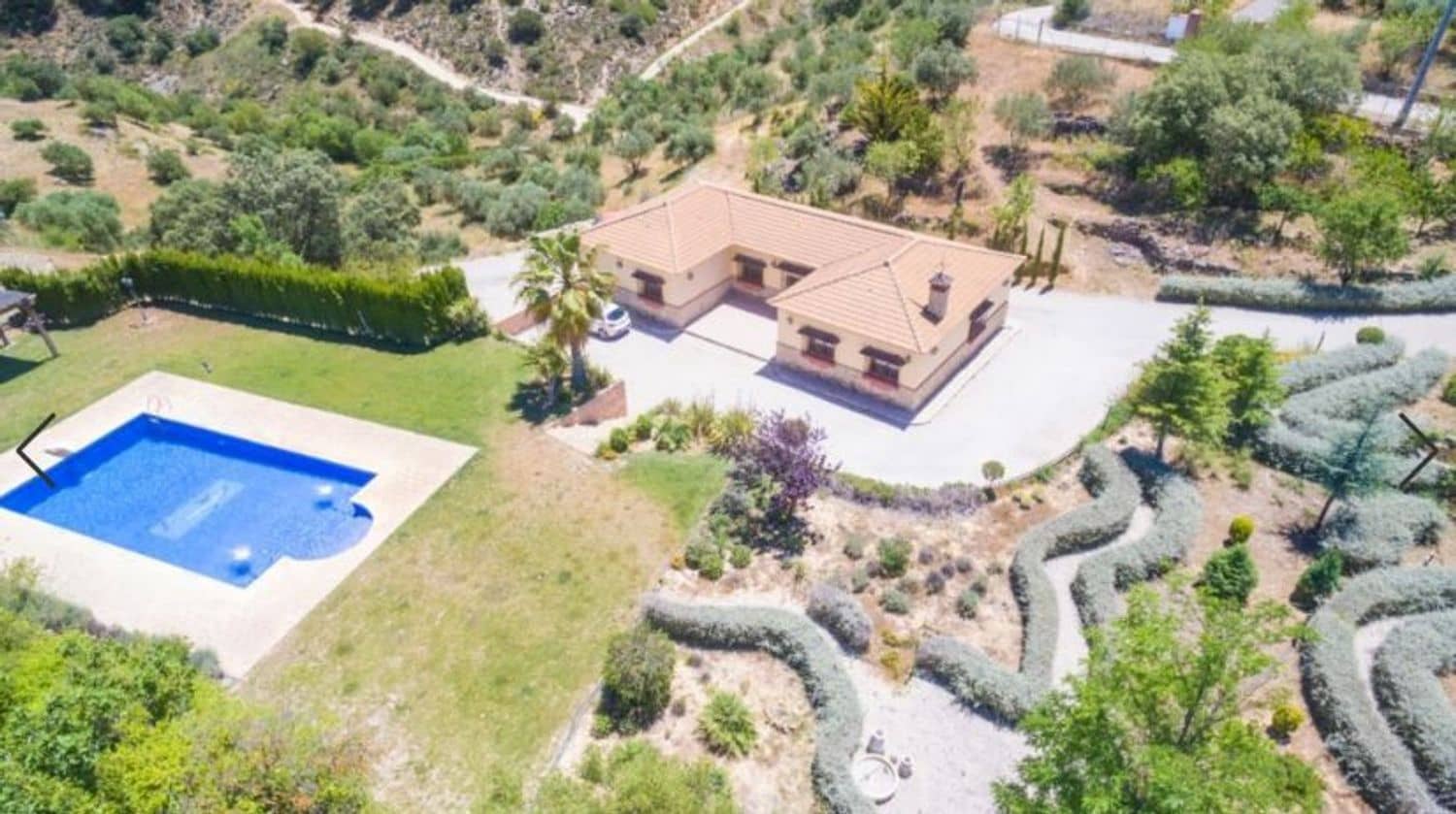 4 soveværelse Finca/Landehus til salg i Ronda med swimmingpool garage - € 692.000 (Ref: 7601238)