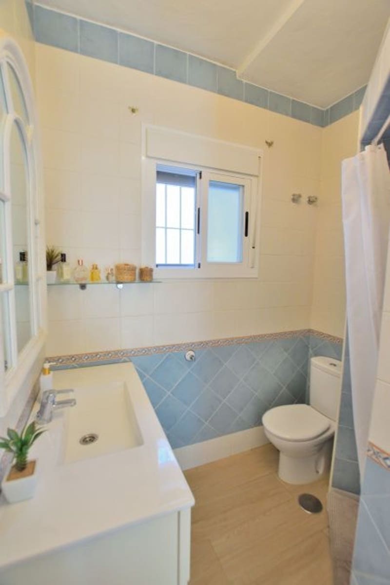 3 soverom Villa til salgs i Arriate med svømmebasseng garasje - € 398 000 (Ref: 8100407)