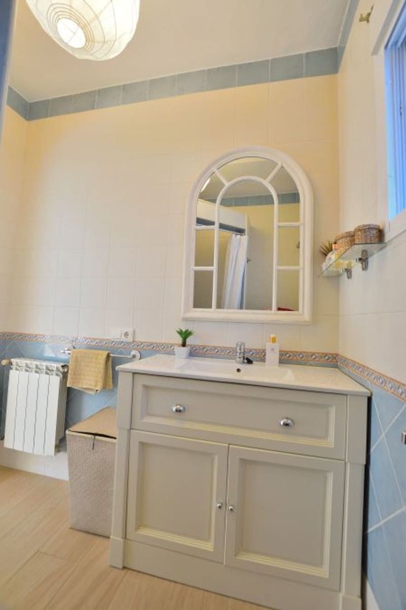 3 soverom Villa til salgs i Arriate med svømmebasseng garasje - € 398 000 (Ref: 8100407)