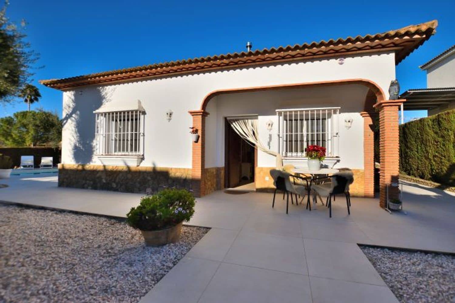 3 soverom Villa til salgs i Arriate med svømmebasseng garasje - € 398 000 (Ref: 8100407)