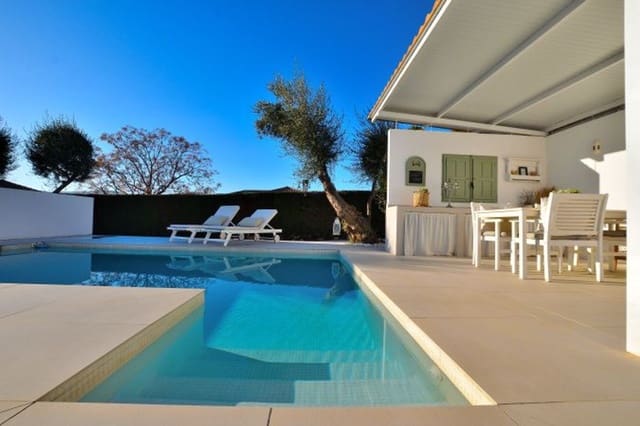 3 soveværelse Villa til salg i Arriate med swimmingpool garage - € 398.000 (Ref: 8100407)