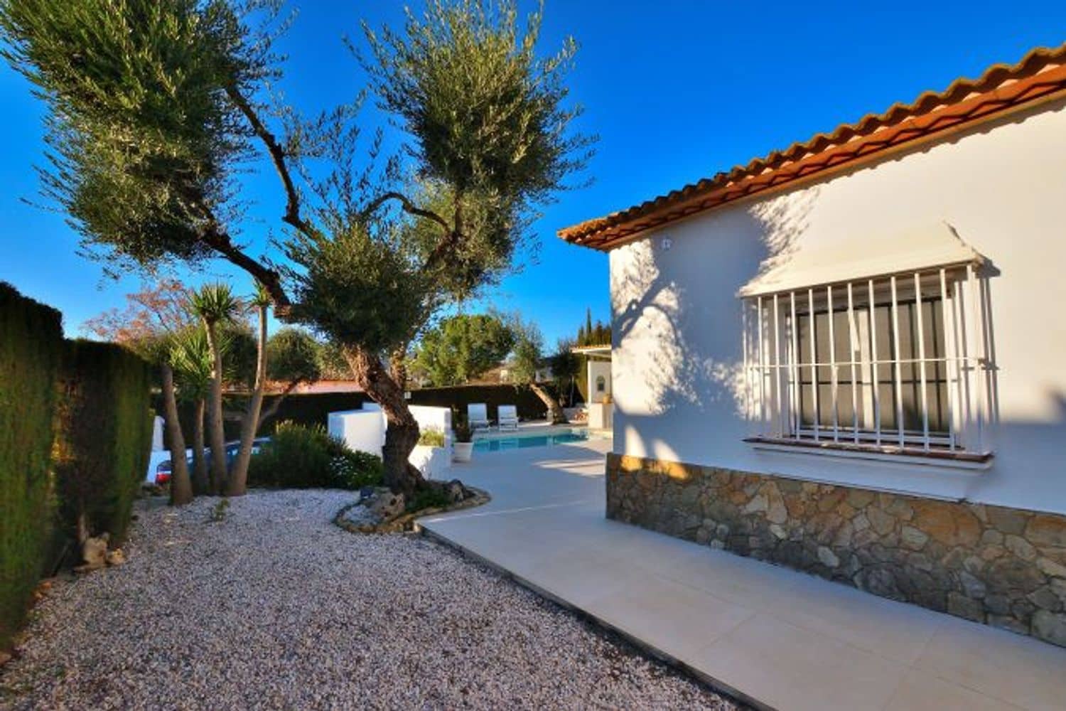 3 soverom Villa til salgs i Arriate med svømmebasseng garasje - € 398 000 (Ref: 8100407)