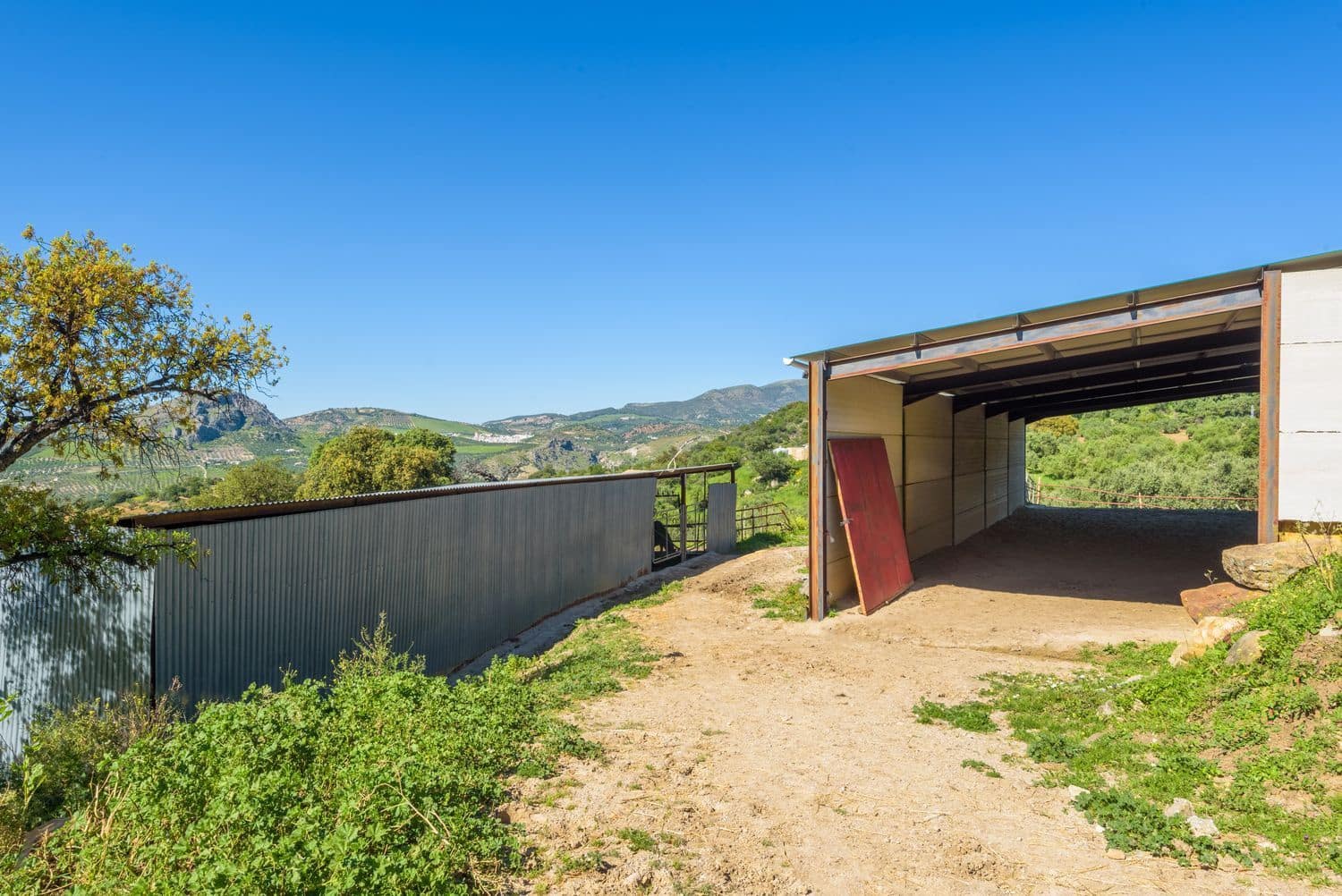 Grunde uden byggetilladelser til salg i Olvera - € 210.000 (Ref: 8246950)