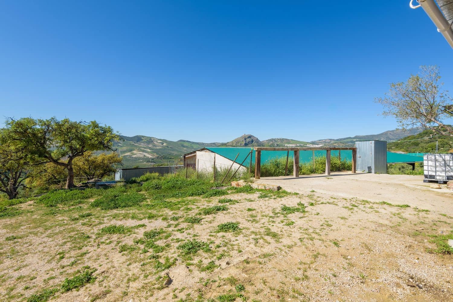 Grunde uden byggetilladelser til salg i Olvera - € 210.000 (Ref: 8246950)