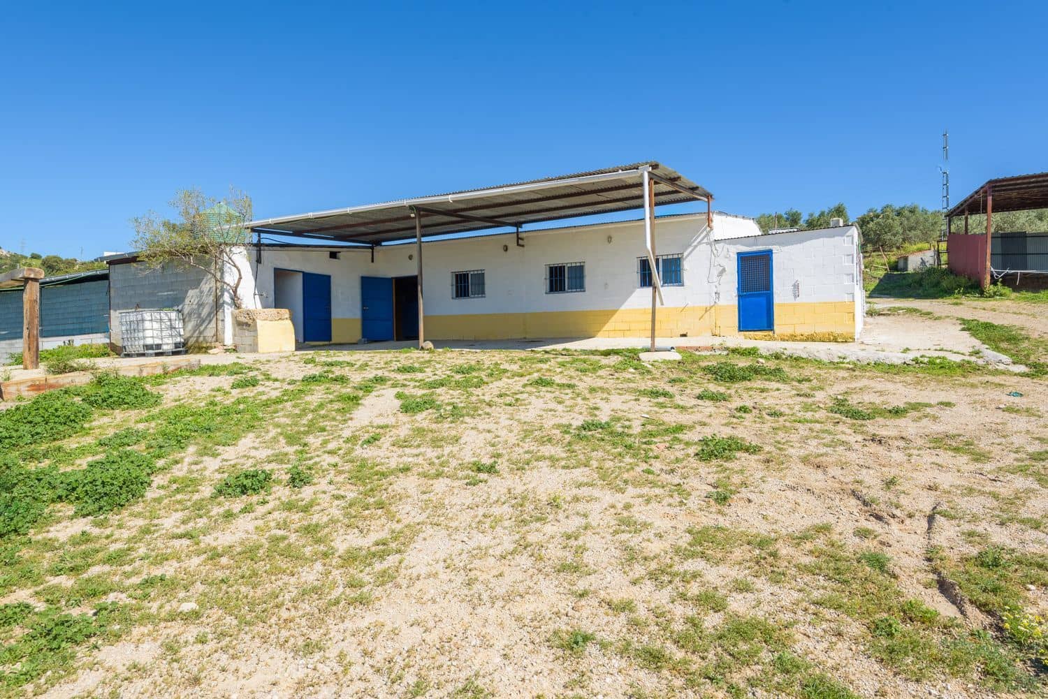 Grunde uden byggetilladelser til salg i Olvera - € 210.000 (Ref: 8246950)