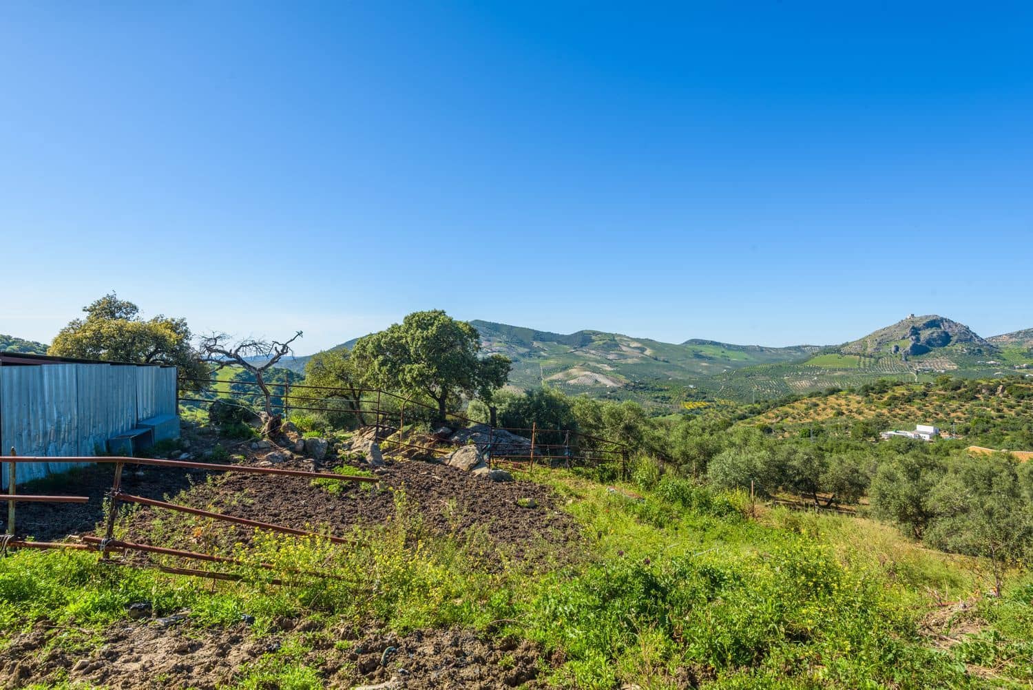 Grunde uden byggetilladelser til salg i Olvera - € 210.000 (Ref: 8246950)