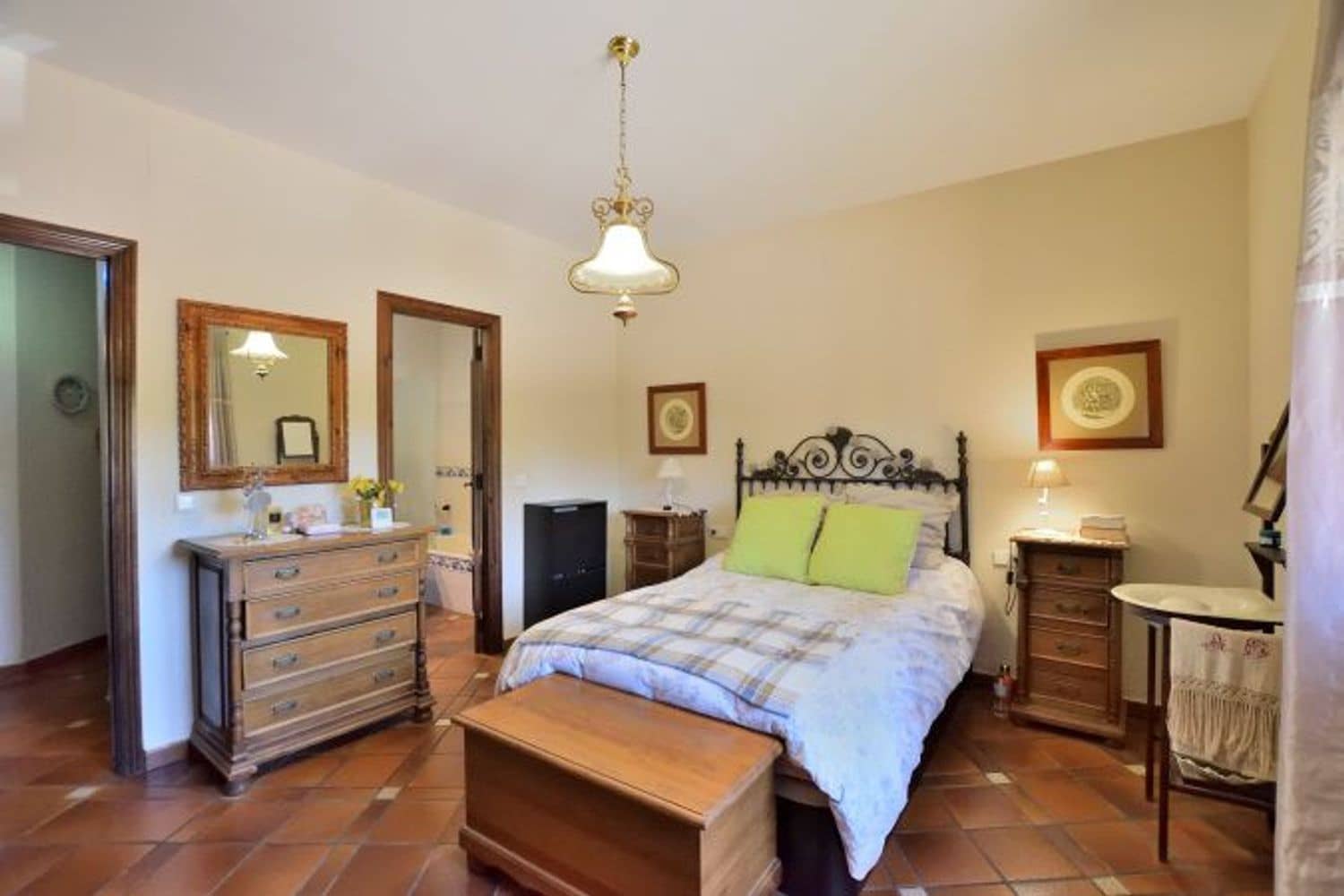 3 soveværelse Finca/Landehus til salg i Arriate med swimmingpool garage - € 480.000 (Ref: 8409055)