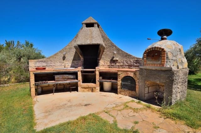 3 soveværelse Finca/Landehus til salg i Arriate med swimmingpool garage - € 480.000 (Ref: 8409055)