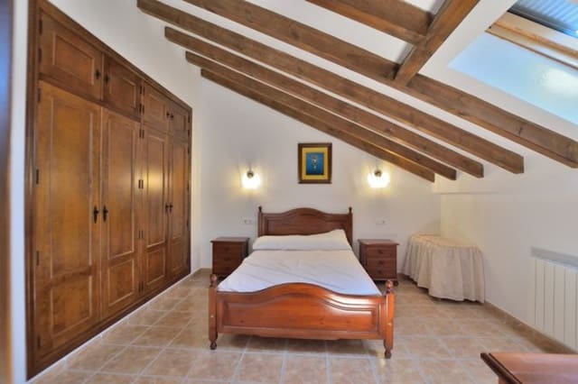 4 makuuhuone Omakotitalo myytävänä paikassa Montejaque mukana 
autotalli - 200 000 € (Ref: 8425838)