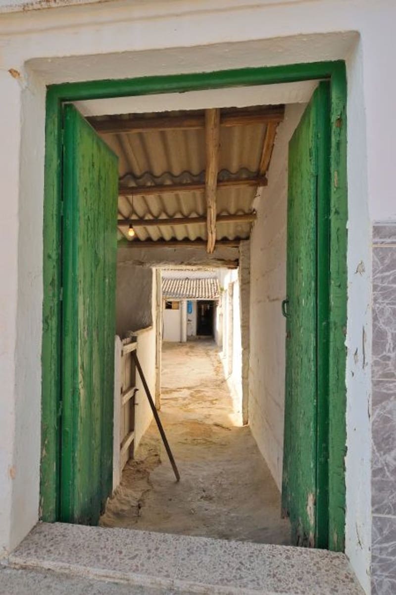 4 soveværelse Byhus til salg i Cuevas del Becerro med garage - € 54.000 (Ref: 8499734)