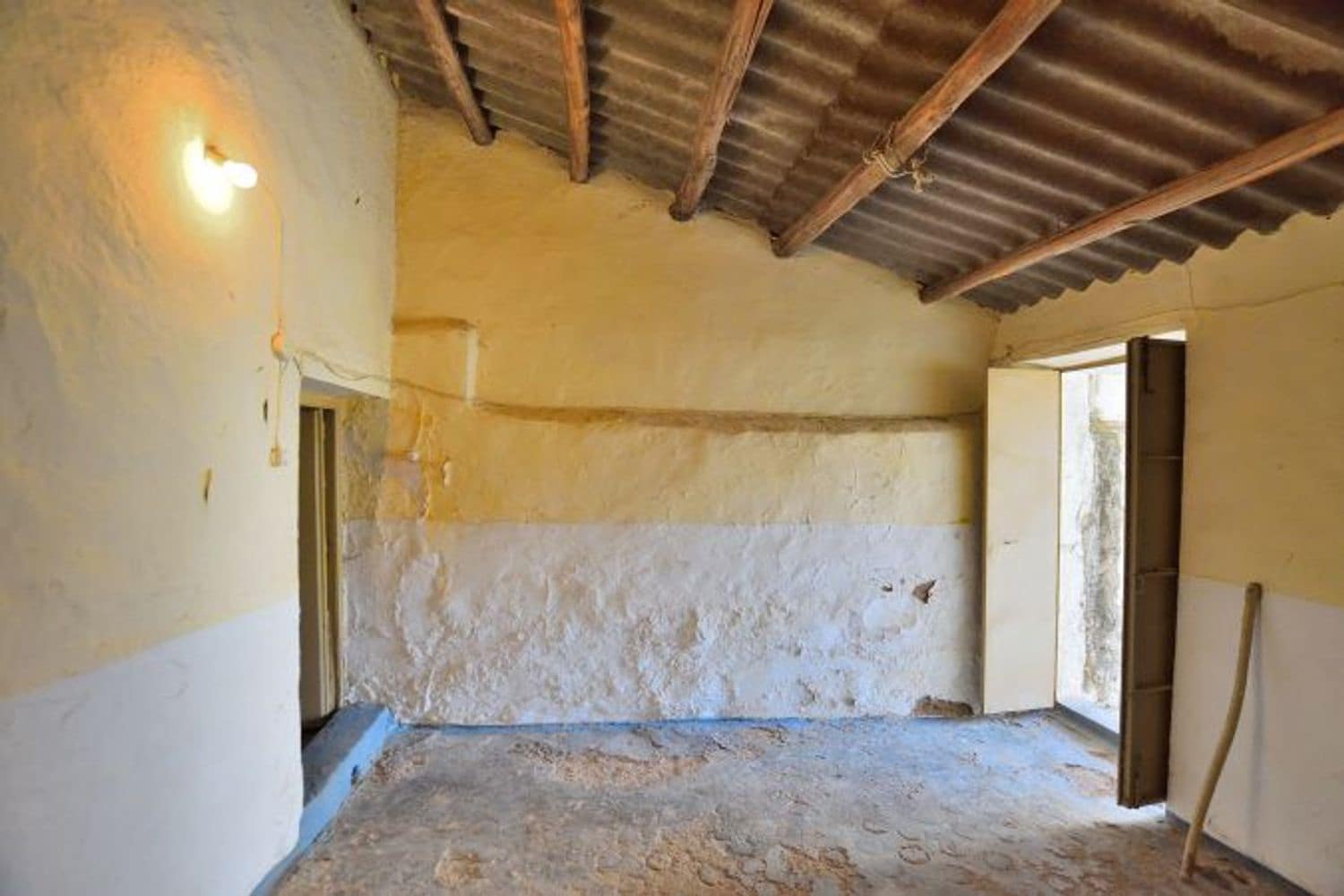 4 soveværelse Byhus til salg i Cuevas del Becerro med garage - € 54.000 (Ref: 8499734)