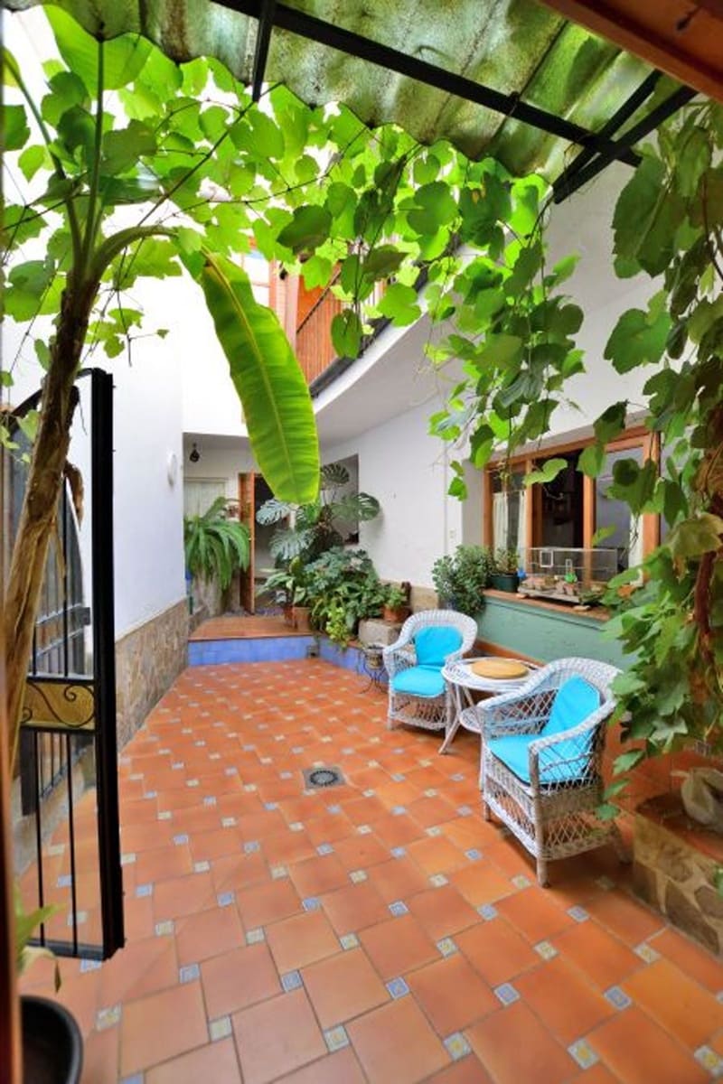 5 bedroom Townhouse for sale in Benaojan with garage - € 275,000 (Ref: 8531496)