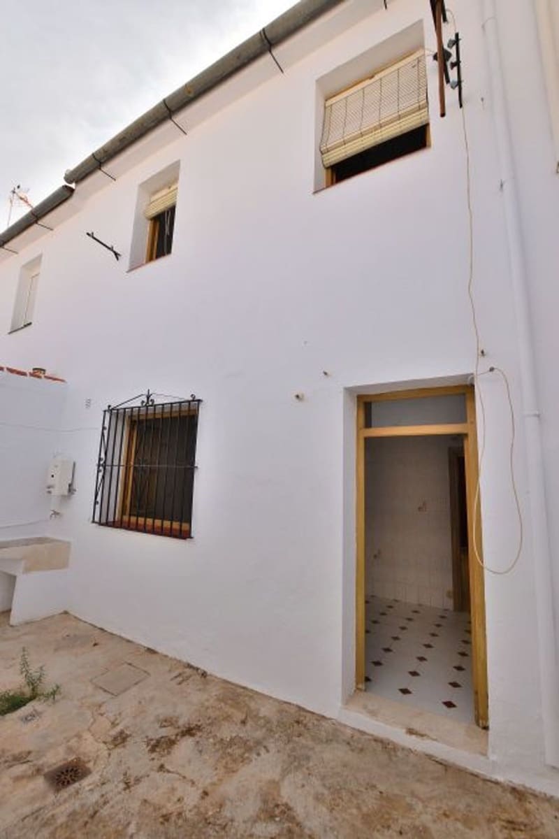 3 makuuhuone Omakotitalo myytävänä paikassa Ronda mukana 
autotalli - 180 000 € (Ref: 8564341)