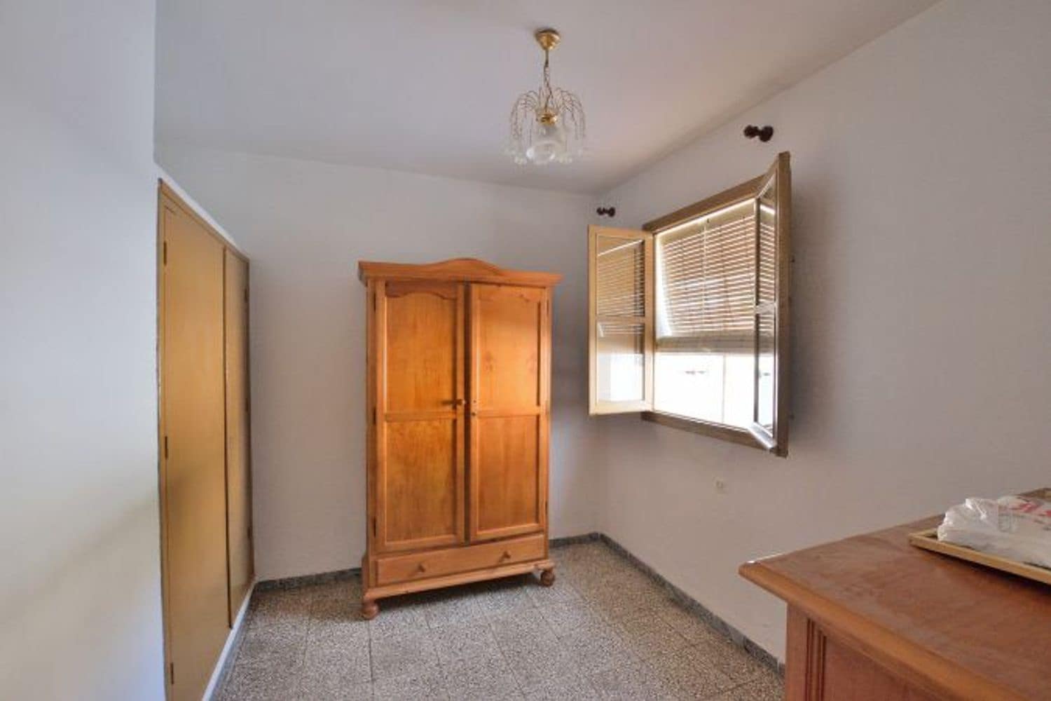 3 makuuhuone Omakotitalo myytävänä paikassa Ronda mukana 
autotalli - 180 000 € (Ref: 8564341)