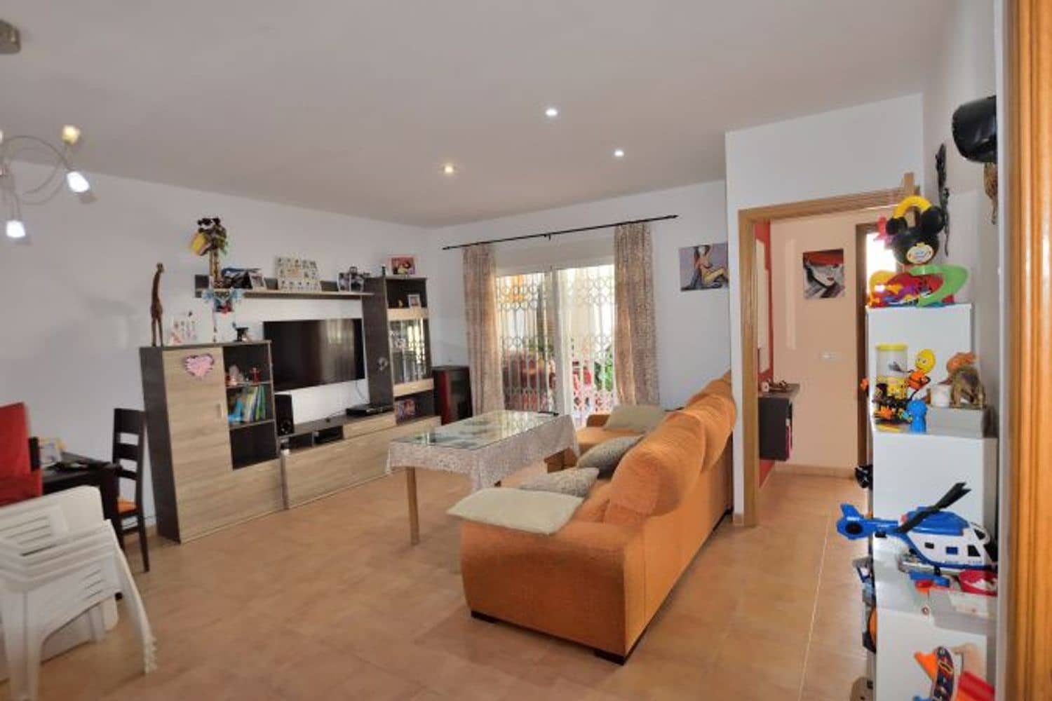 3 soveværelse Byhus til salg i Benaojan med swimmingpool garage - € 189.500 (Ref: 8703495)