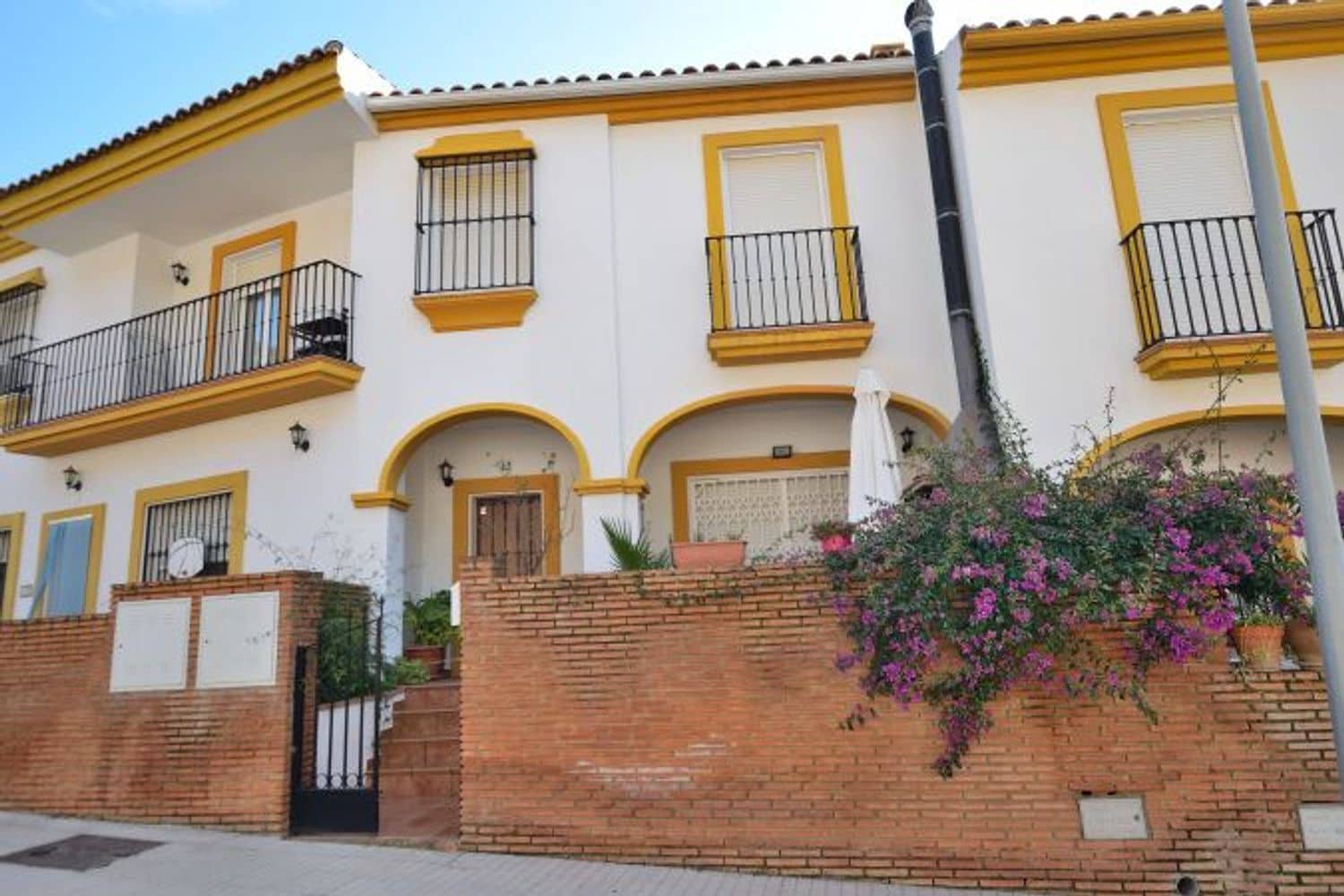 3 soveværelse Byhus til salg i Benaojan med swimmingpool garage - € 189.500 (Ref: 8703495)