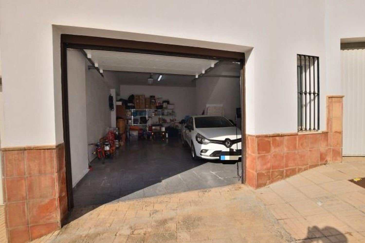 3 soveværelse Byhus til salg i Benaojan med swimmingpool garage - € 189.500 (Ref: 8703495)