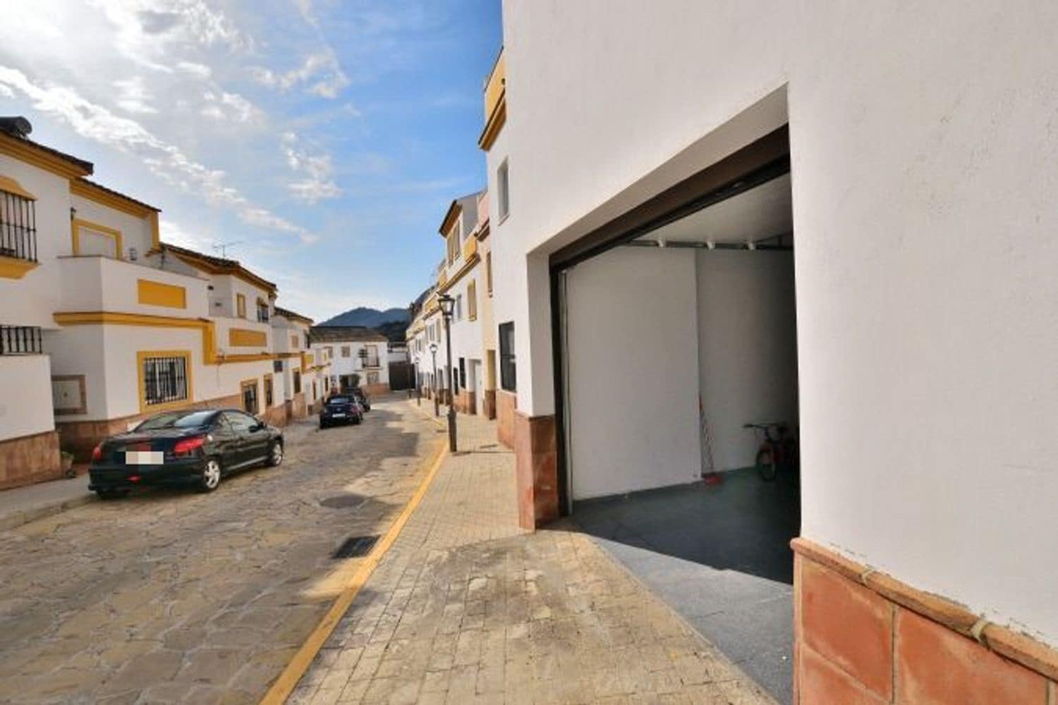 3 soveværelse Byhus til salg i Benaojan med swimmingpool garage - € 189.500 (Ref: 8703495)