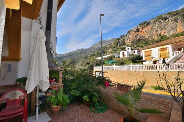 3 soveværelse Byhus til salg i Benaoján med swimmingpool garage - € 189.500 (Ref: 8703495)