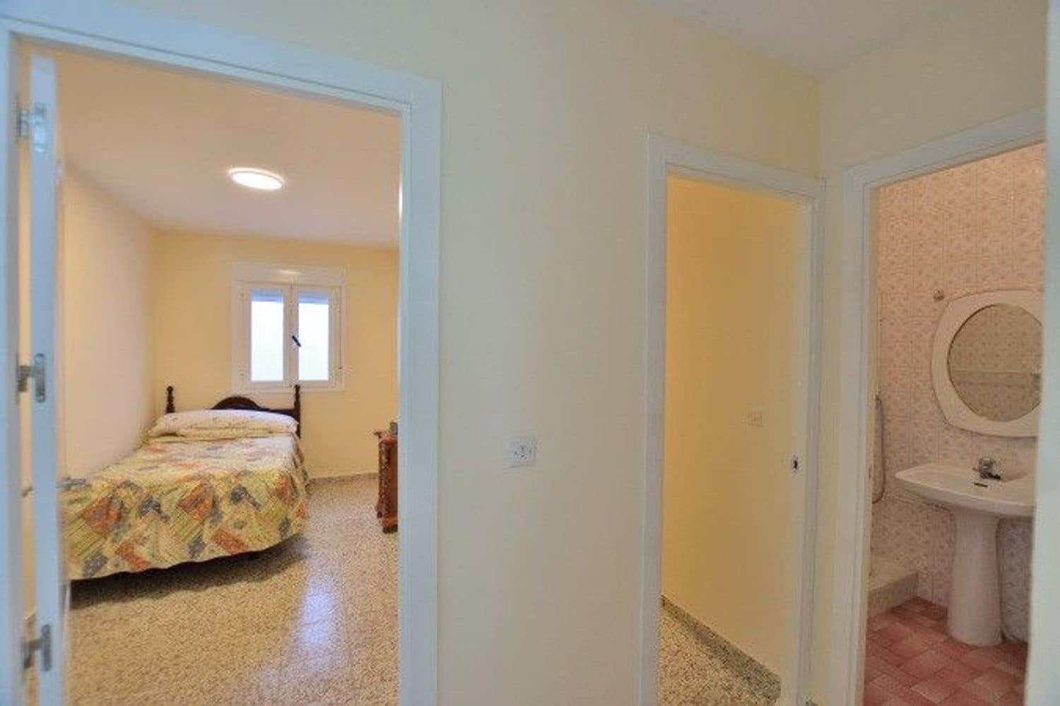 4 bedroom Townhouse for sale in Ronda with garage - € 189,900 (Ref: 8788994)