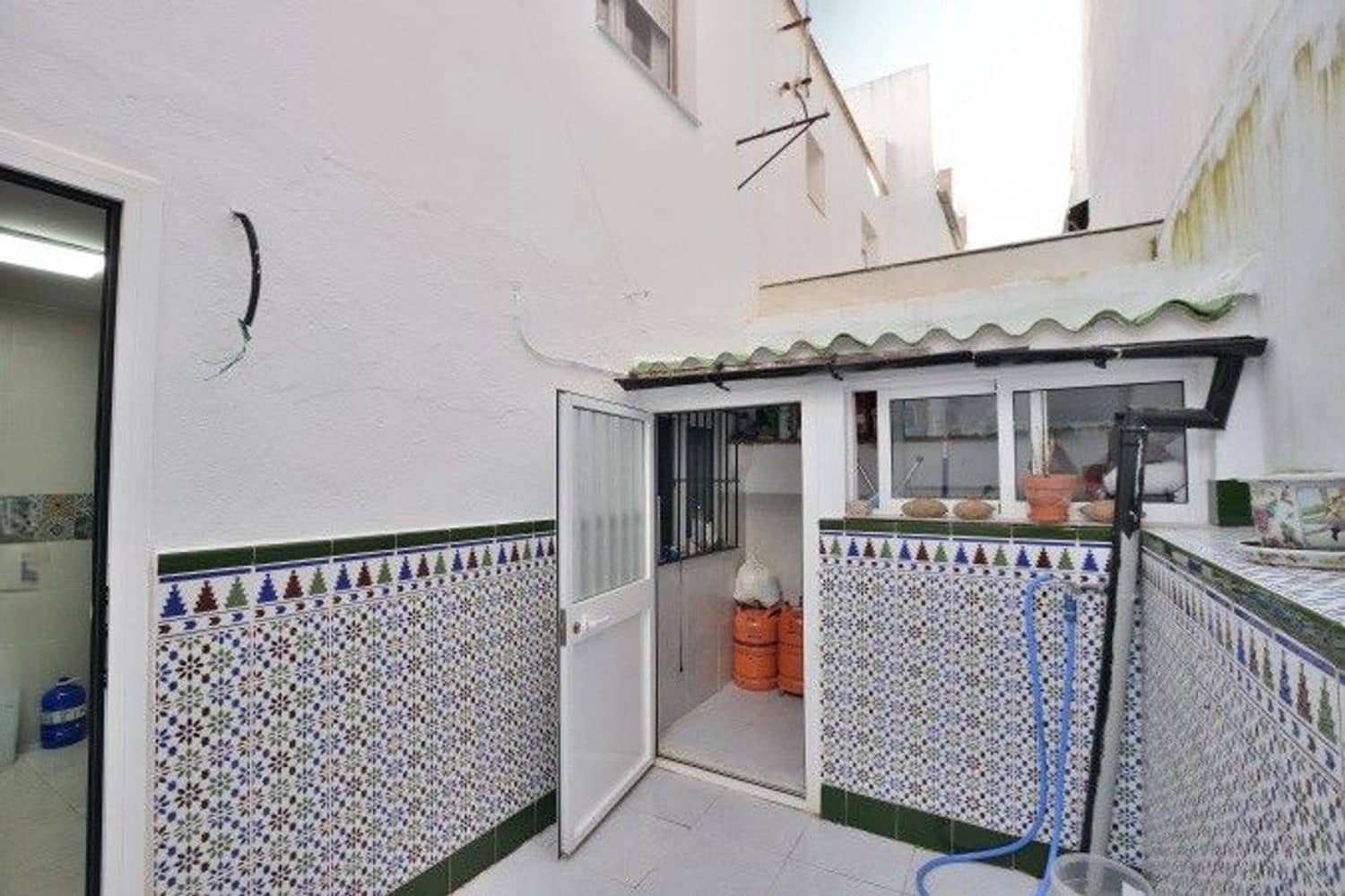 4 bedroom Townhouse for sale in Ronda with garage - € 189,900 (Ref: 8788994)