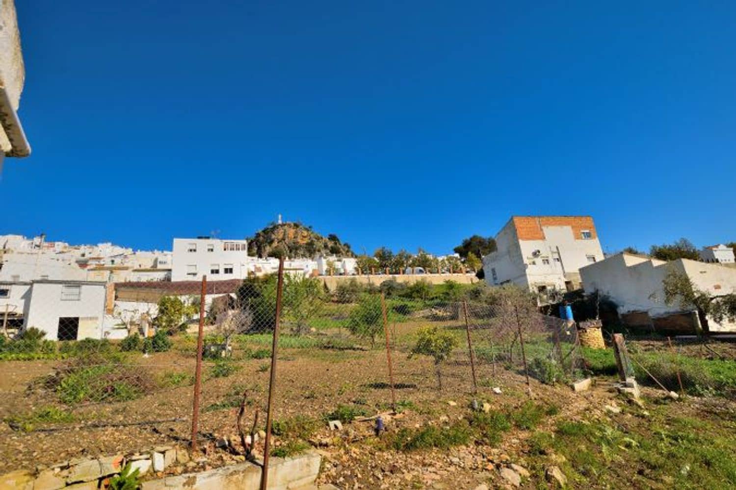 Grunde uden byggetilladelser til salg i Olvera - € 44.000 (Ref: 8910800)