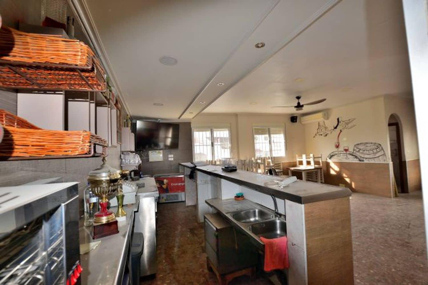 Erhverv til salg i Olvera - € 120.000 (Ref: 8910801)