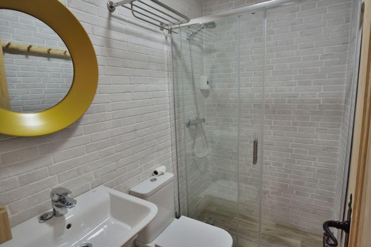 5 soverom Hus til salgs i Montejaque med garasje - € 159 000 (Ref: 8982013)